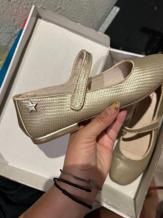 Zapatos dorados