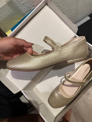 Zapatos dorados