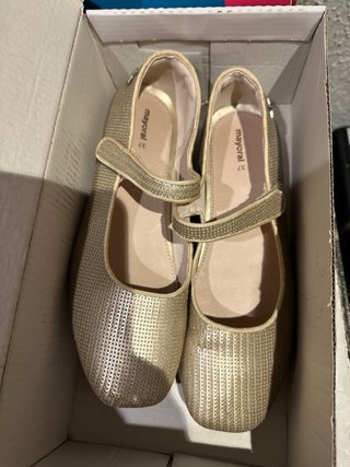 Zapatos dorados