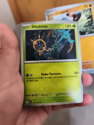 Carta Pokémon Celebi Básico 80 HP