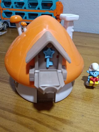 Pitufos con casa y accesorios