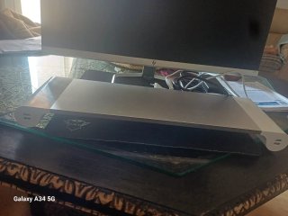 Pantalla HP Plata y Negra