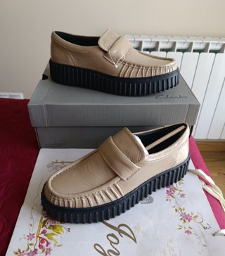 Mocasines Clarks Torhill Piel Charol 41 de 120€