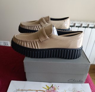 Mocasines Clarks Torhill Piel Charol 41 de 120€