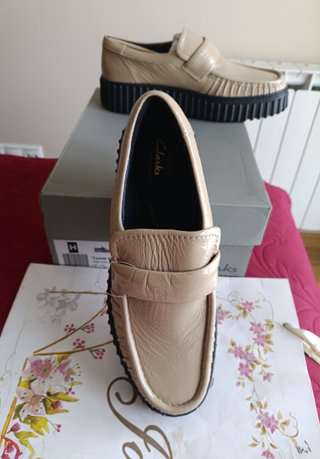 Mocasines Clarks Torhill Piel Charol 41 de 120€