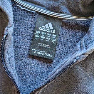 Sudadera Adidas con cremallera y capucha