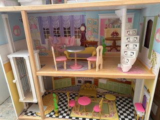 Casa de muñecas de madera tamaño Barbie