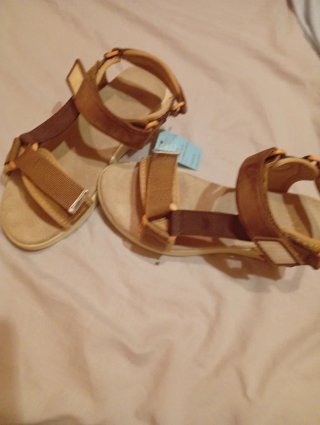 Sandalias Beige y Marrones