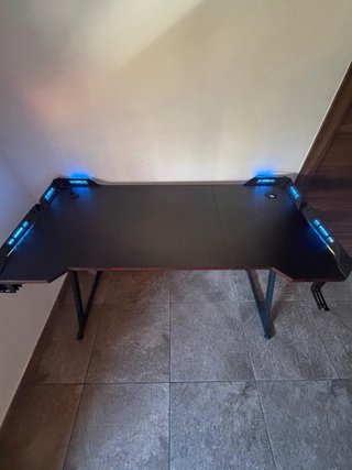 Mesa Gamer Negra con Luces LED
