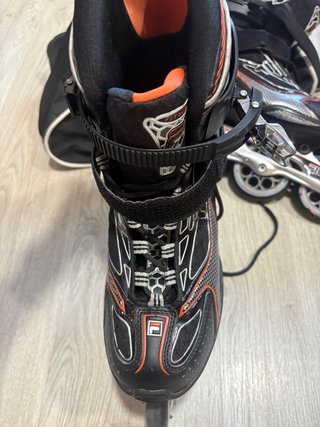Patines en línea y bolsa de transporte