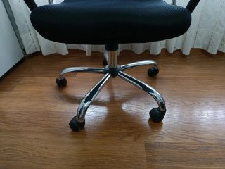 Silla de oficina ergonómica negra