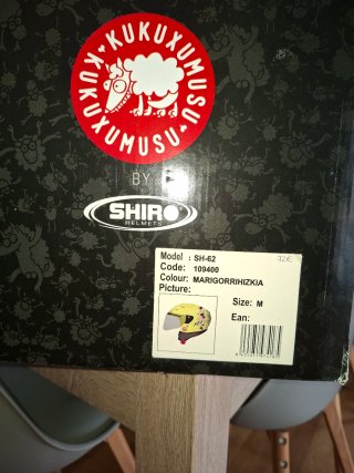 Casco amarillo nuevo sin estrenar