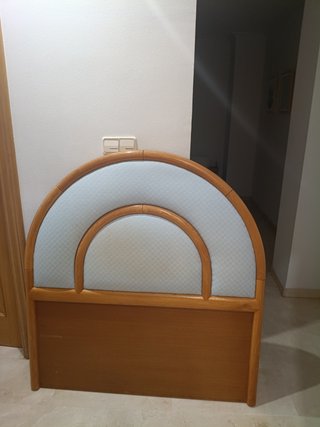 Conjunto mesita de noche, escritorio y cabecero