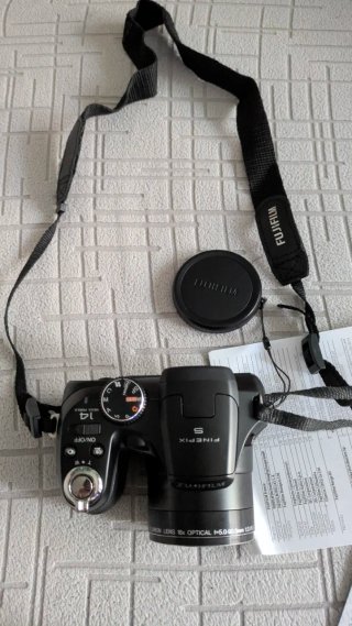 Cámara Fujifilm FinePix S2980 + Accesorios