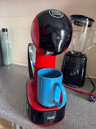 Cafetera Nescafé Dolce Gusto Roja
