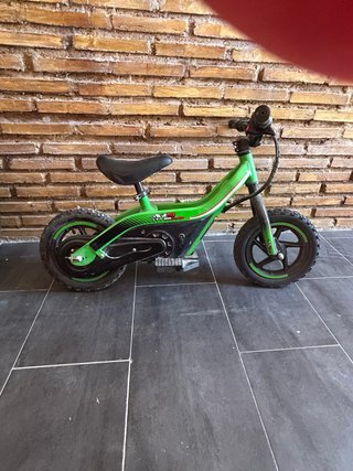 Bici eléctrica infantil verde