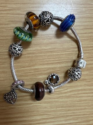 Pulsera Pandora con 8 charms