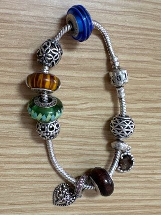 Pulsera Pandora con 8 charms