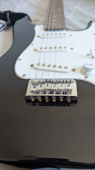 Guitarra FENDER SQUIER Mini Stratocaster V2 BK IL
