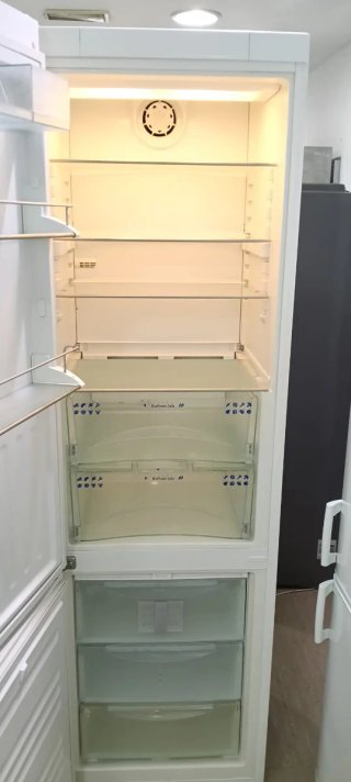 NEVERA COMBI LIEBHERR NO FROST ENERGÍA A+