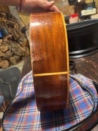Guitarra clásica antigua