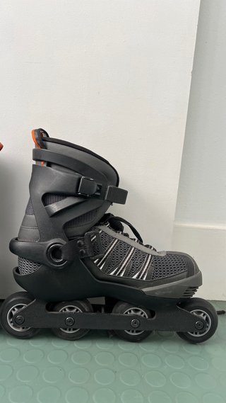 Patines en línea Decathlon negros + protecciones