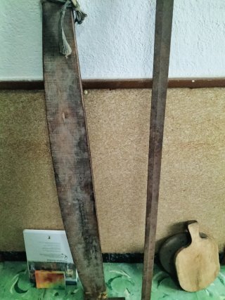 Cepillo de carpintero antiguo de madera