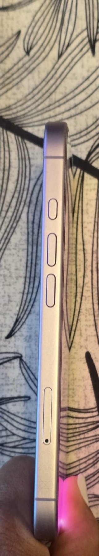 IPHONE 17 LAVANDA 256 GB CON CAJA,CABLE Y CARGADOR