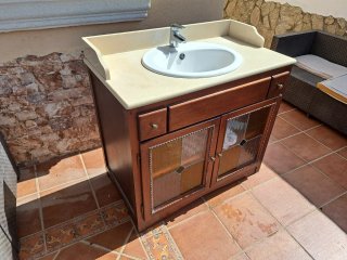 Mueble lavabo baño madera y cerámica