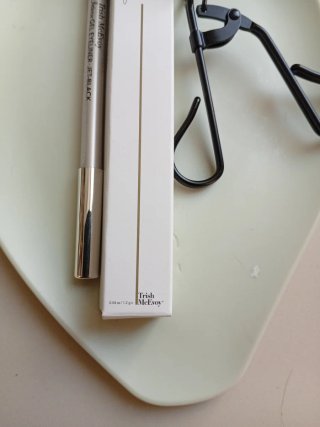 Set de ojos Trish McEvoy delineador y rizador