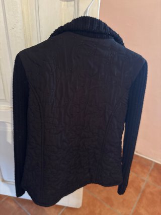 Abrigo acolchado con mangas de punto Talla S