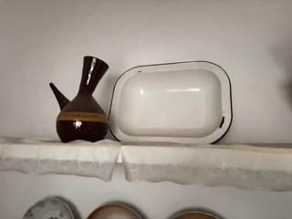 Vajilla antigua de cerámica y porcelana