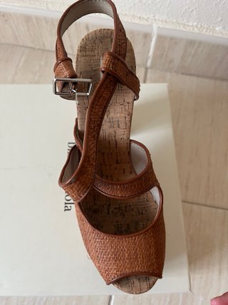 Sandalias Bimba y Lola Plataforma Flores