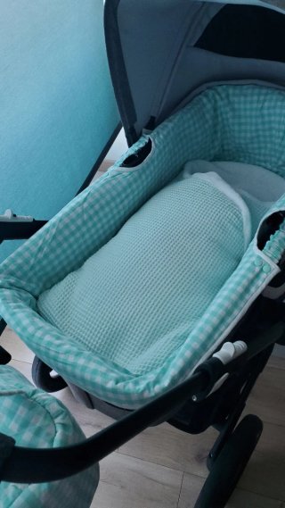 2 Sacos y bolso de vichy verde.