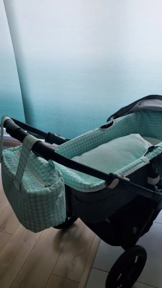 2 Sacos y bolso de vichy verde.