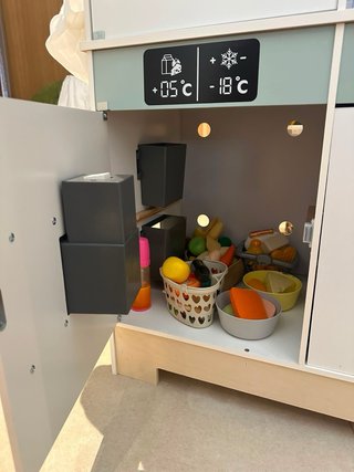 Cocinita de juguete casi nueva