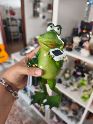 Figura Rana Decorativa con Móvil
