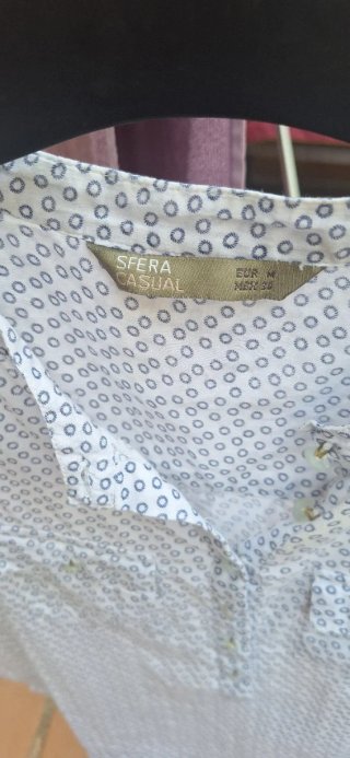 Camisa sin mangas blanca topos