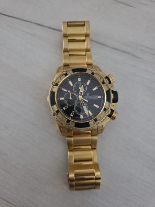 Reloj Festina Dorado y Negro Cronógrafo
