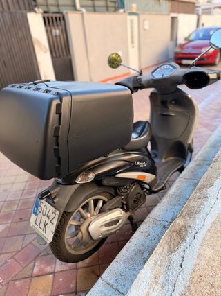 Piaggio Liberty 125cc Scooter Negra