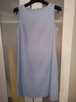 Conjunto de Vestido azul corto y chaqueta larga