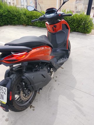 Moto Scooter Naranja/Rojo