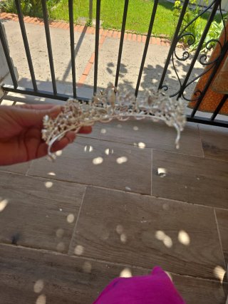 Tiara  con pedrería