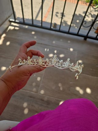 Tiara  con pedrería