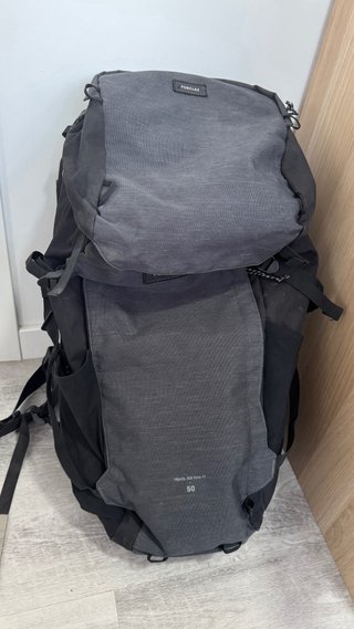 Mochila Forclaz 50+6L Viaje Negra Grisácea