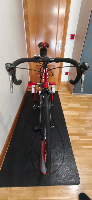 Bicicleta Carretera BH Roja y Negra