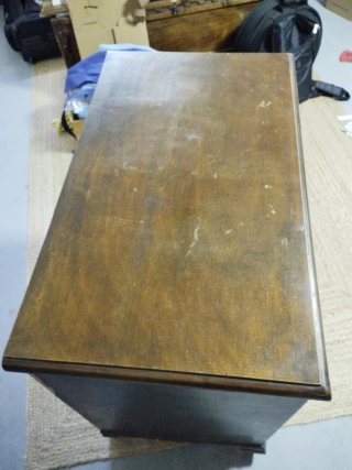 Cómoda antigua de madera