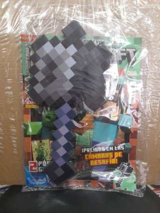 Revista Minecraft #18 con Espada y Hacha