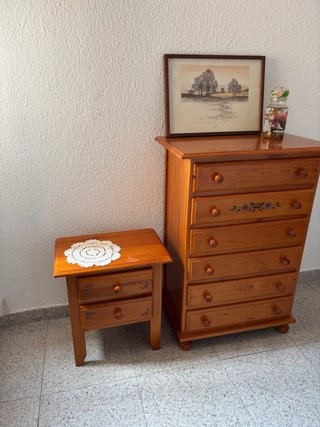 Mesita y Cómoda Madera