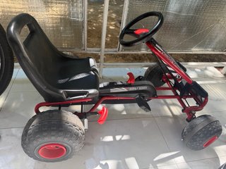 Coche de pedales para niño Super Rider